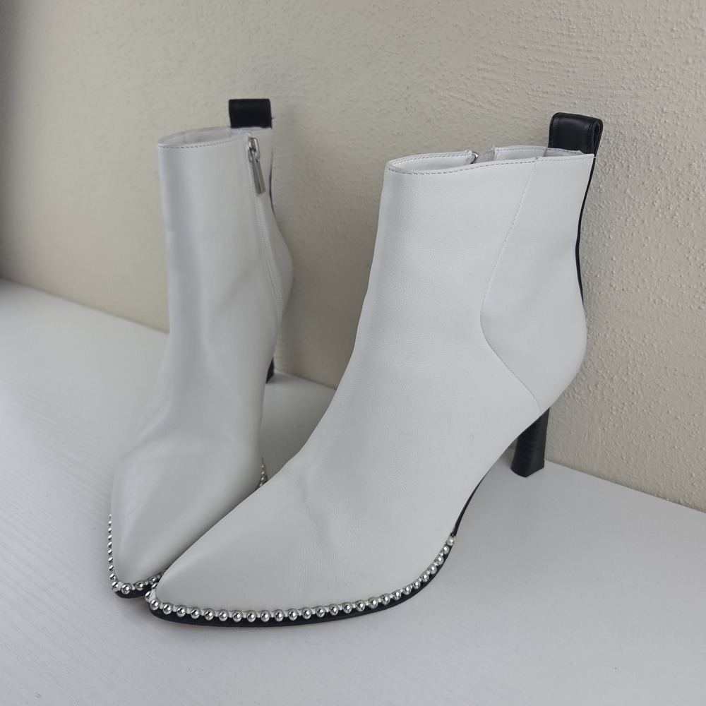 BCBGeneration Boots Womens 8 Beya Pointy Toe Leather Ball Chain Ankle Zip White